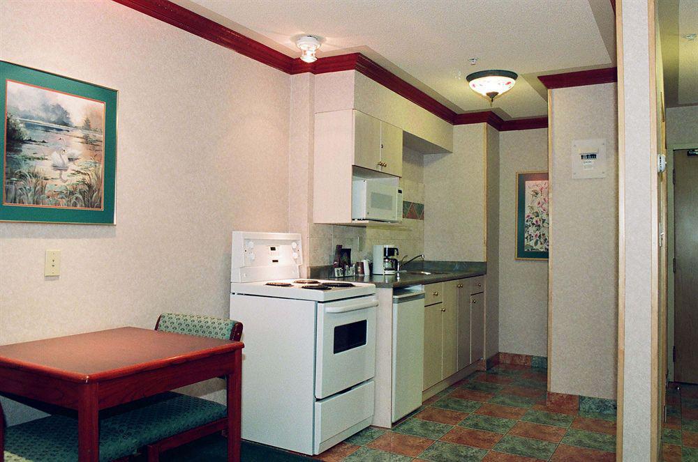 Robsonstrasse Hotel & Suites Vancouver Exterior photo