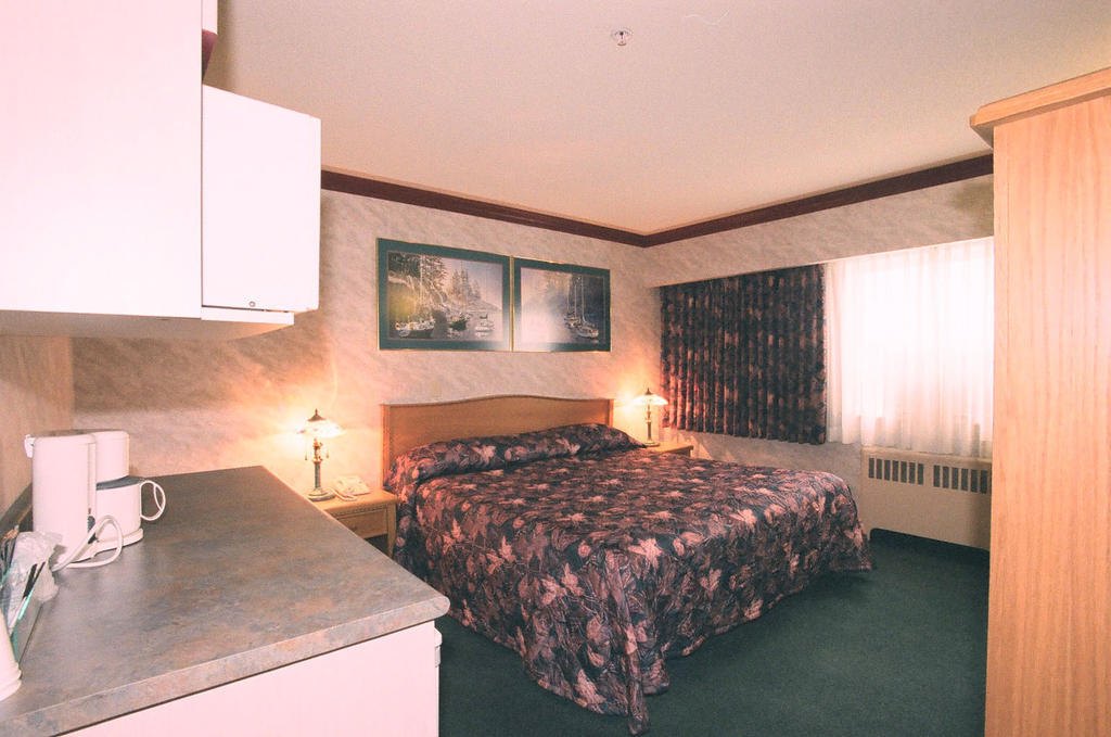 Robsonstrasse Hotel & Suites Vancouver Room photo