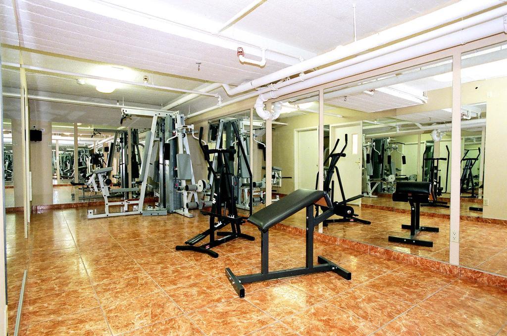 Robsonstrasse Hotel & Suites Vancouver Facilities photo